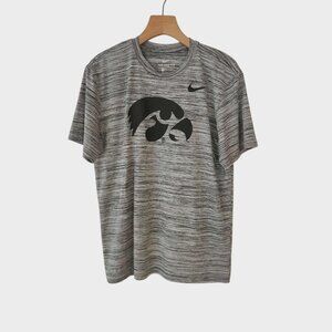 Iowa Hawkeyes T-Shirt Nike Dri-Fit Athletic Cut Gray Heathered Mens Medium